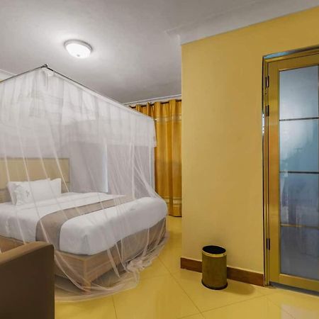Santa Maria Hotel Entebbe Exteriör bild
