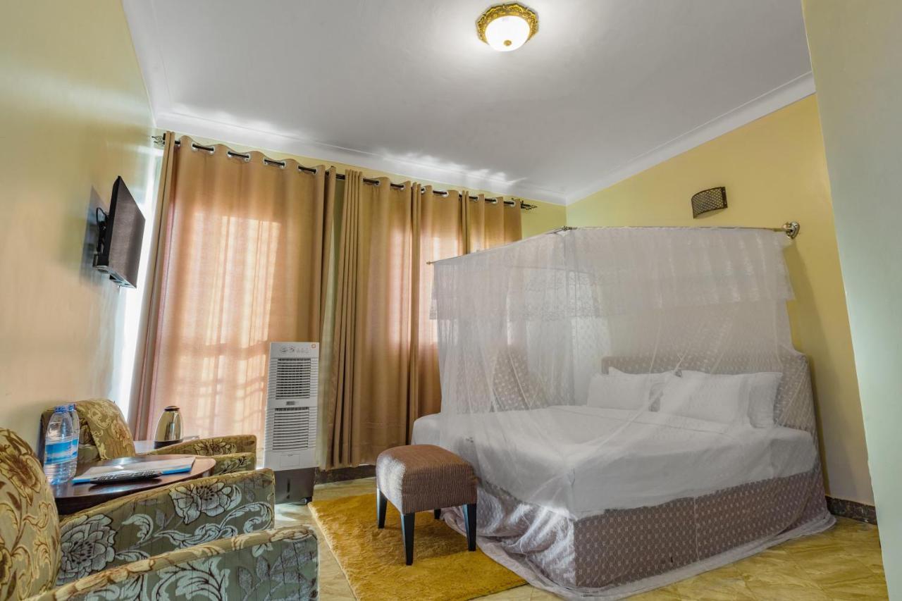 Santa Maria Hotel Entebbe Exteriör bild