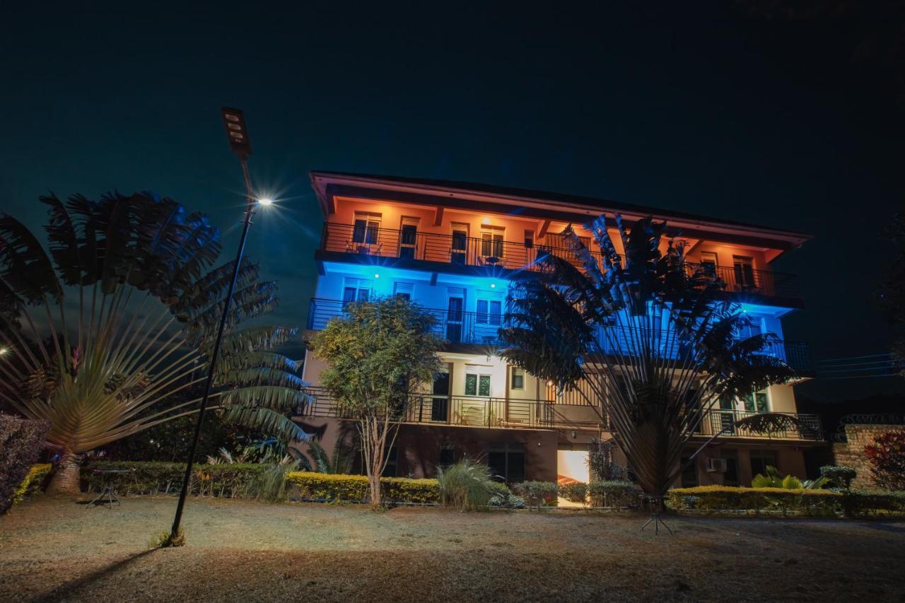 Santa Maria Hotel Entebbe Exteriör bild