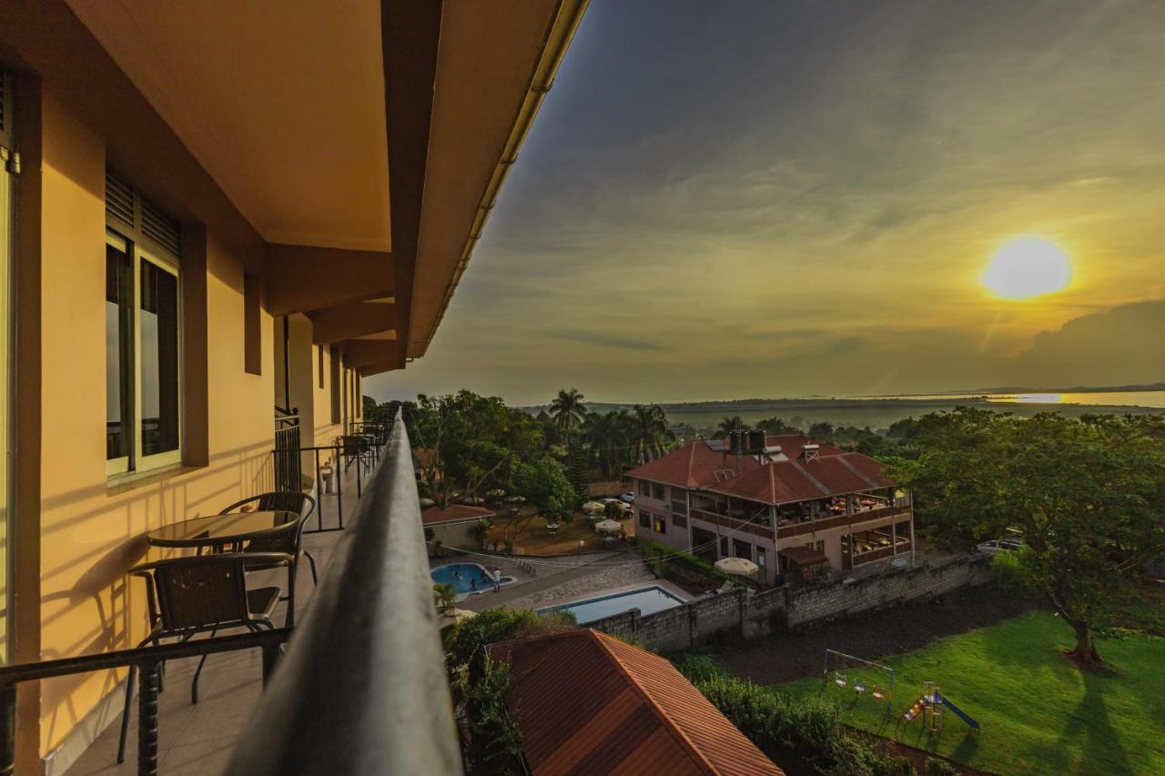 Santa Maria Hotel Entebbe Exteriör bild