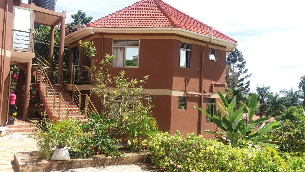 Santa Maria Hotel Entebbe Exteriör bild
